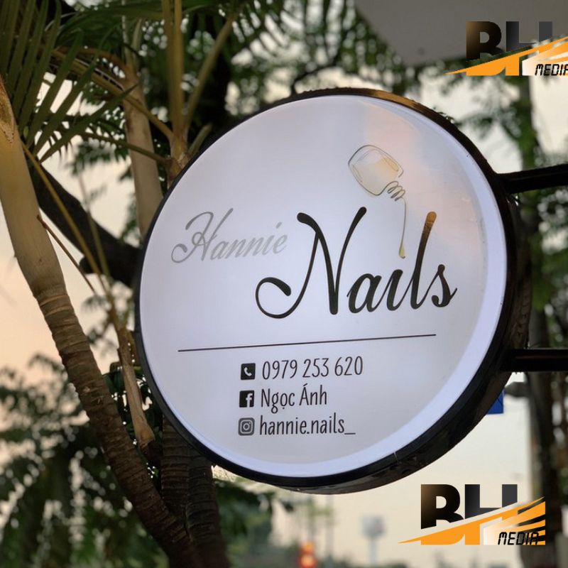 Biển vẫy nail đẹp